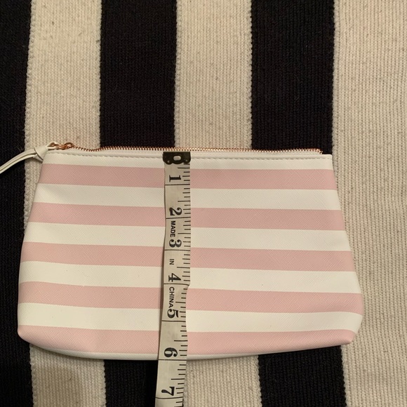 Make up Bag Bundle - Picture 4 of 10